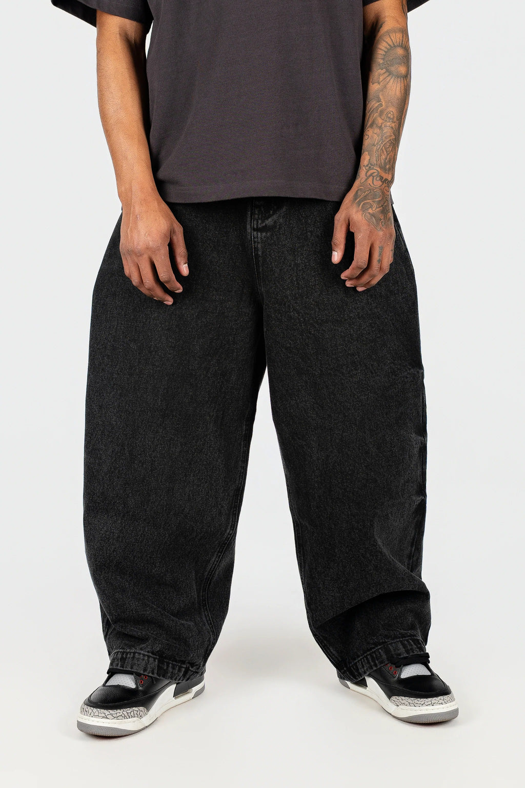 WIDE BODY JEANS