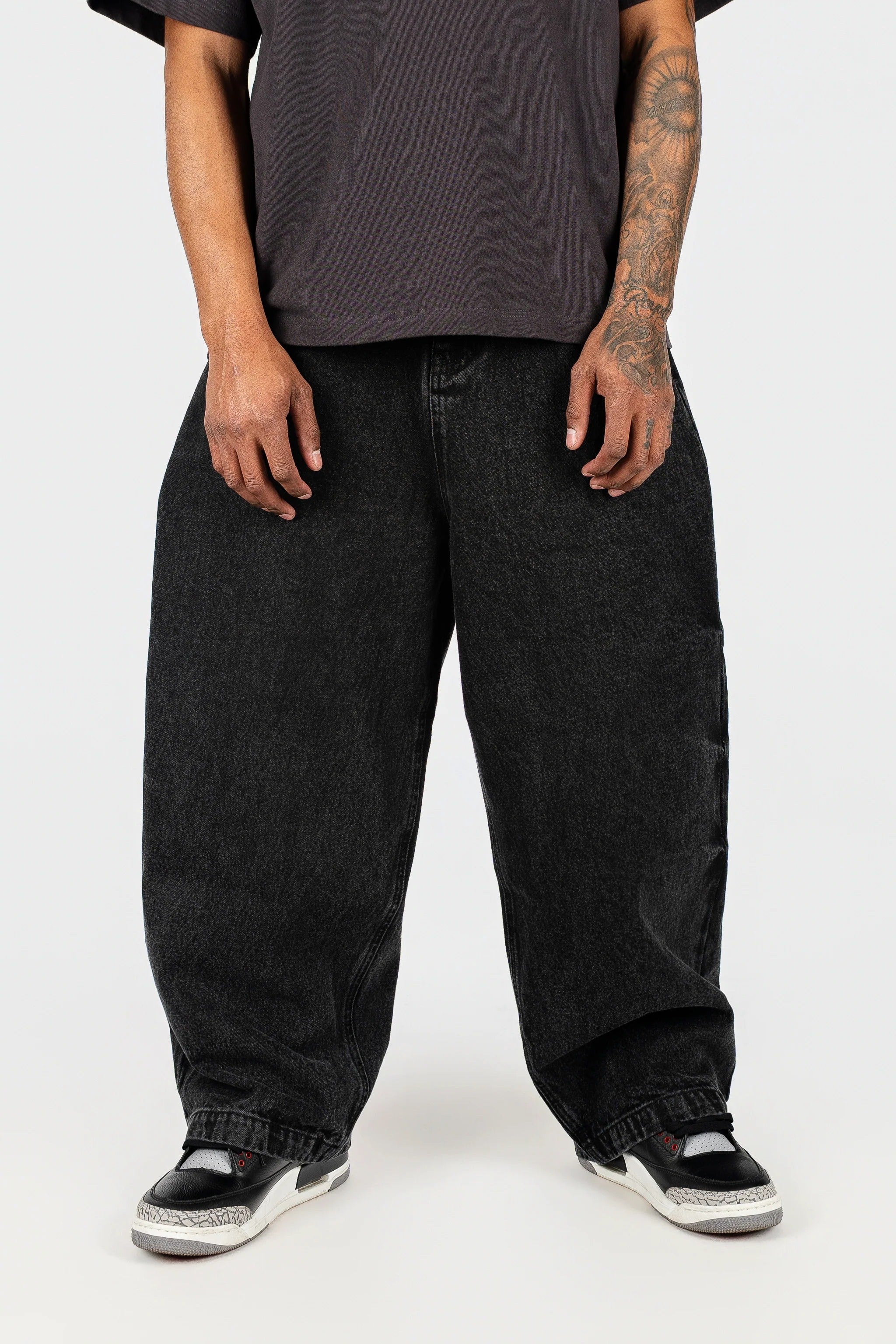 WIDE BODY JEANS
